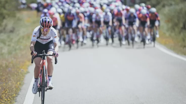 Stage 5 Showdown at La Vuelta Femenina Sees Demi Vollering Take First Win of 2024